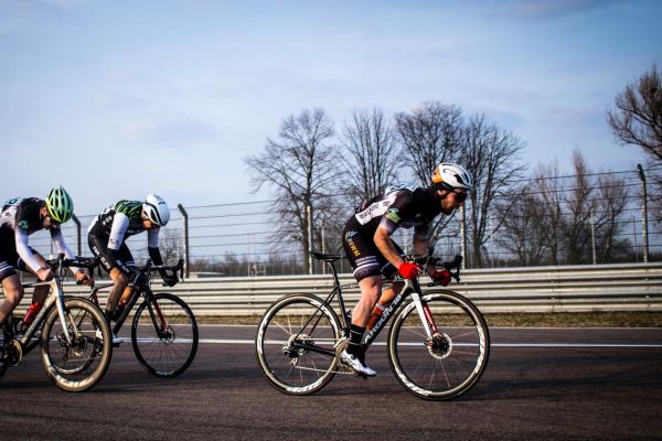 Team New Bike durante il Giro di Modena di Marzaglia (MO)