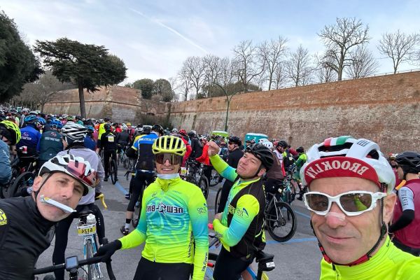 Team New Bike alla Granfondo Strade Bianche 2024 a Siena